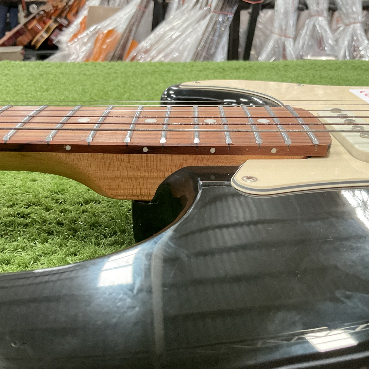 กีต้าร์ไฟฟ้า BUSKER'S