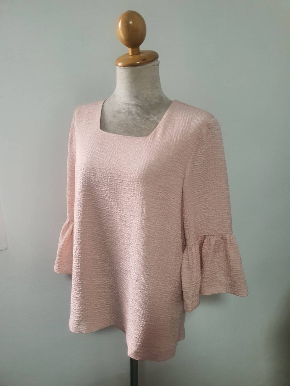 FF06416 เสื้อผ้ามือสอง สีโอรม แบรนด์ อก 37-38 นิ้ว