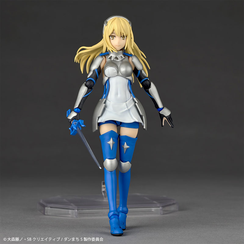 Revoltech Is It Wrong to Try to Pick Up Girls in a Dungeon? Ais Wallenstein(Pre-order)