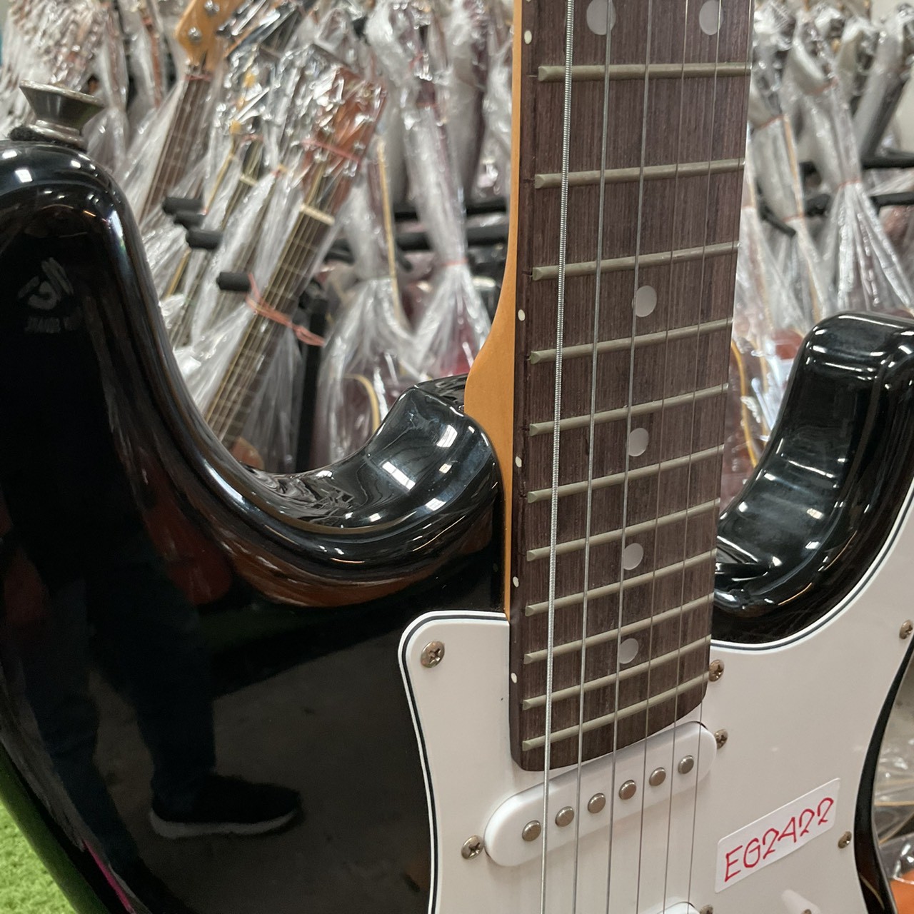 กีต้าร์ไฟฟ้า Legend