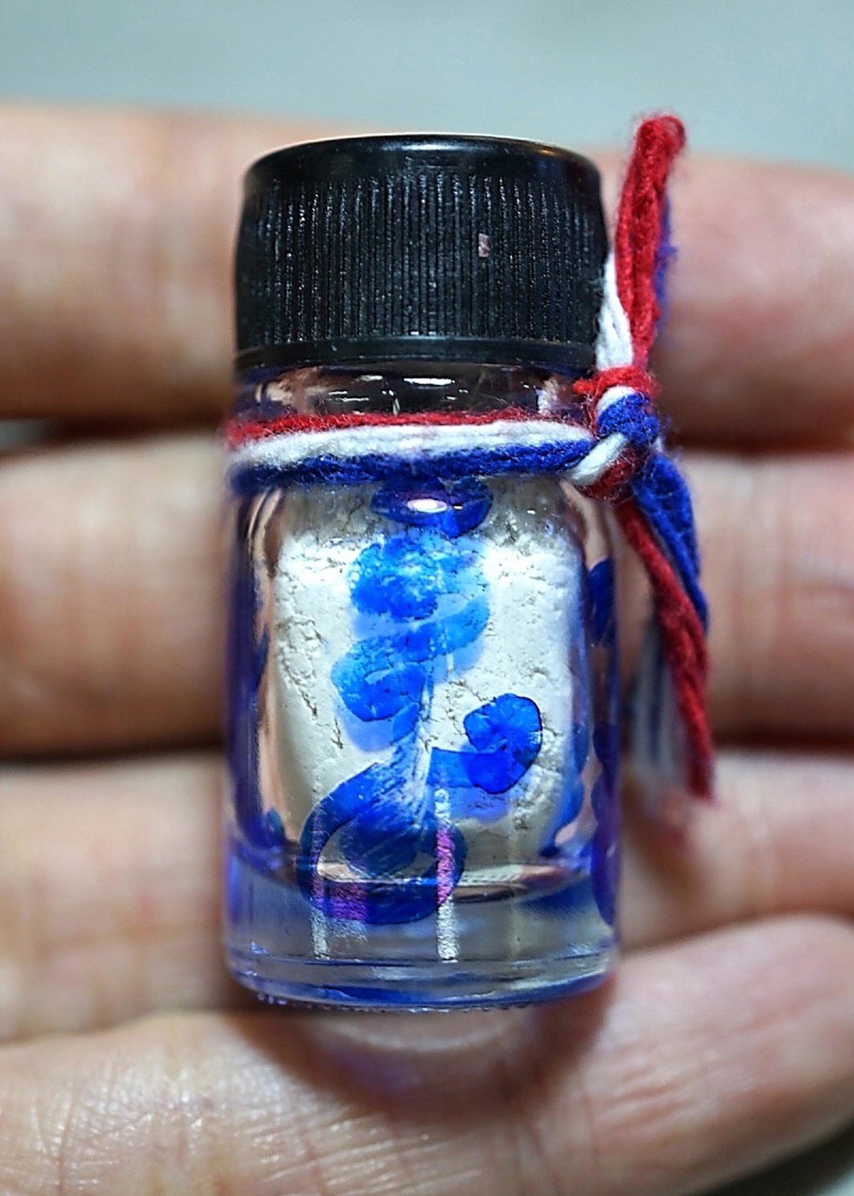 แป้งเสน่ห์หนังตะลุงครูลิเก Shadow Puppet Charming Powder. SKU-04022