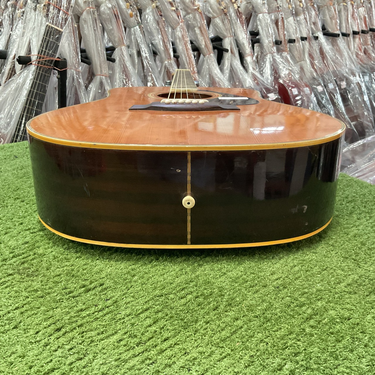 กีต้าร์โปร่ง YAMAHA : FG-201