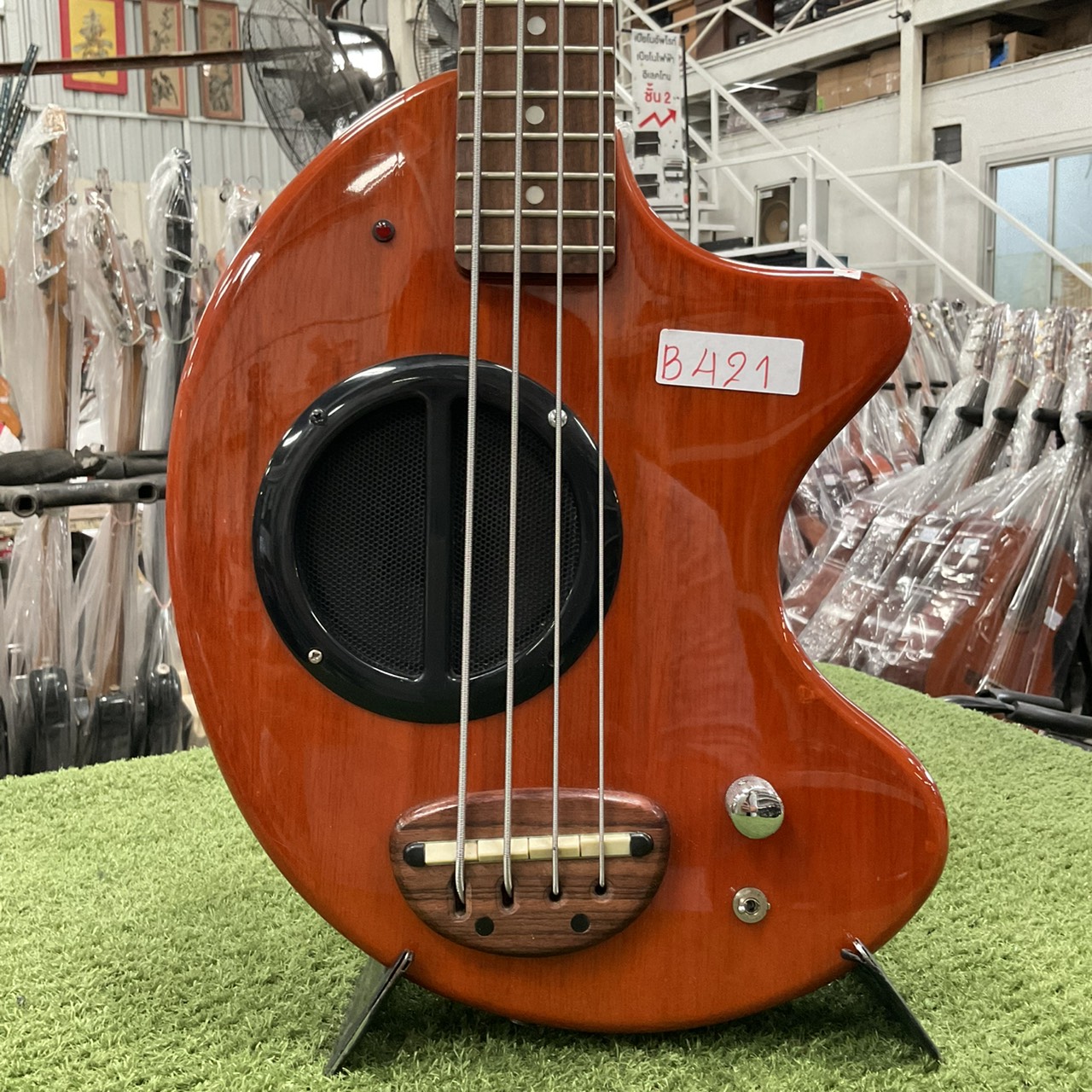 กีต้าร์เบส FERNANDES