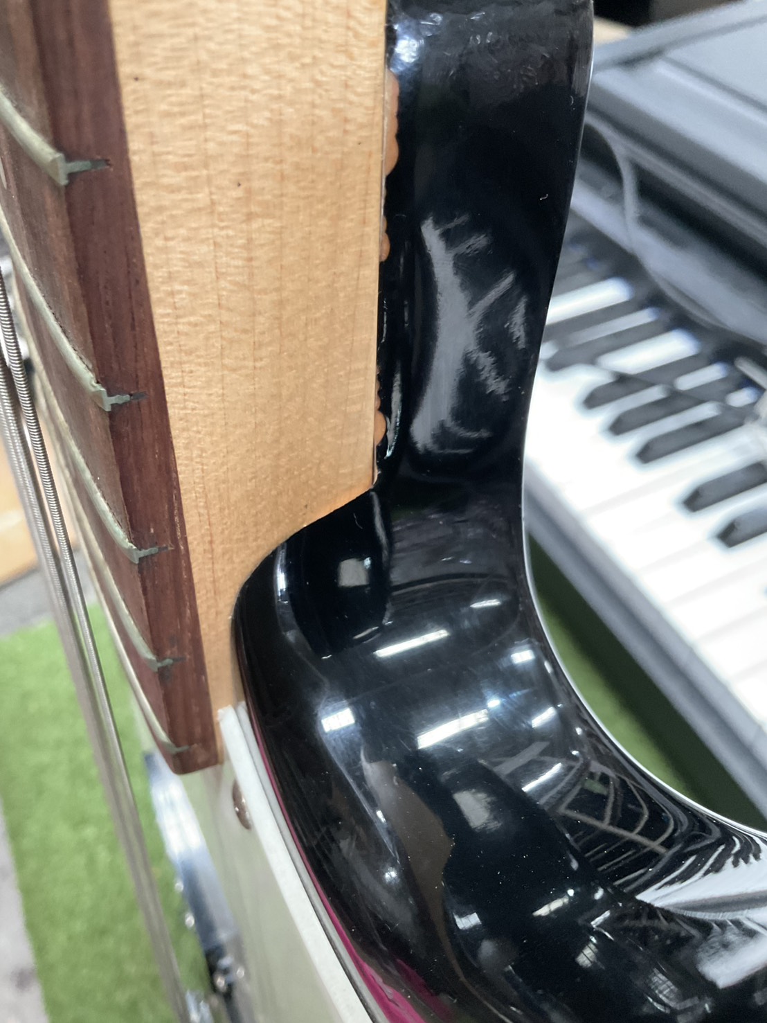 กีต้าร์เบส FORMESTAR