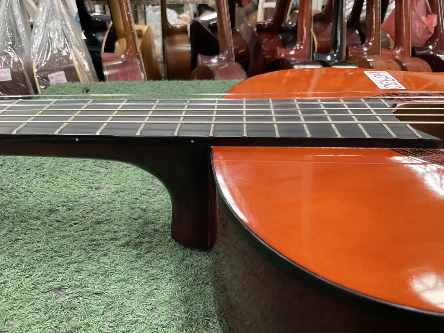 กีต้าร์คลาสสิค Valencia : CG10