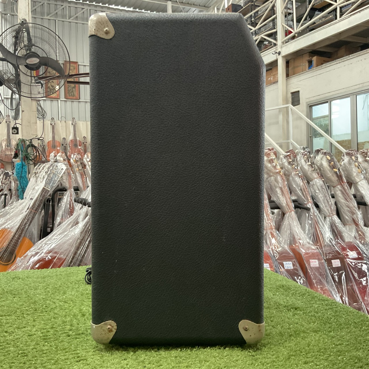 แอมป์เบส Fender : SQUIER BASS