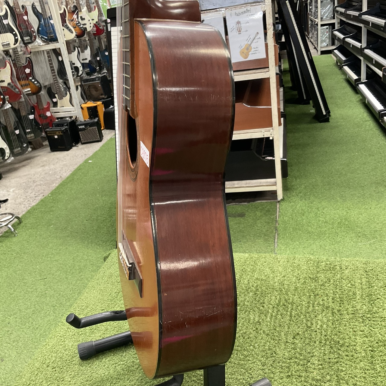 กีต้าร์คลาสสิค YAMAHA : C-180