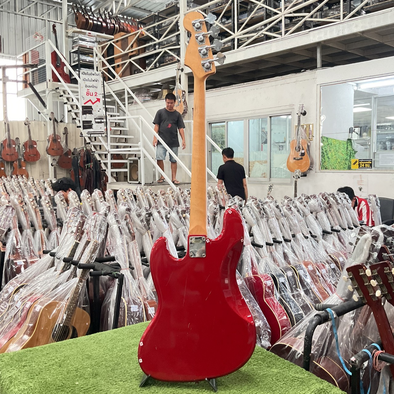 กีต้าร์เบส BUSKER'S