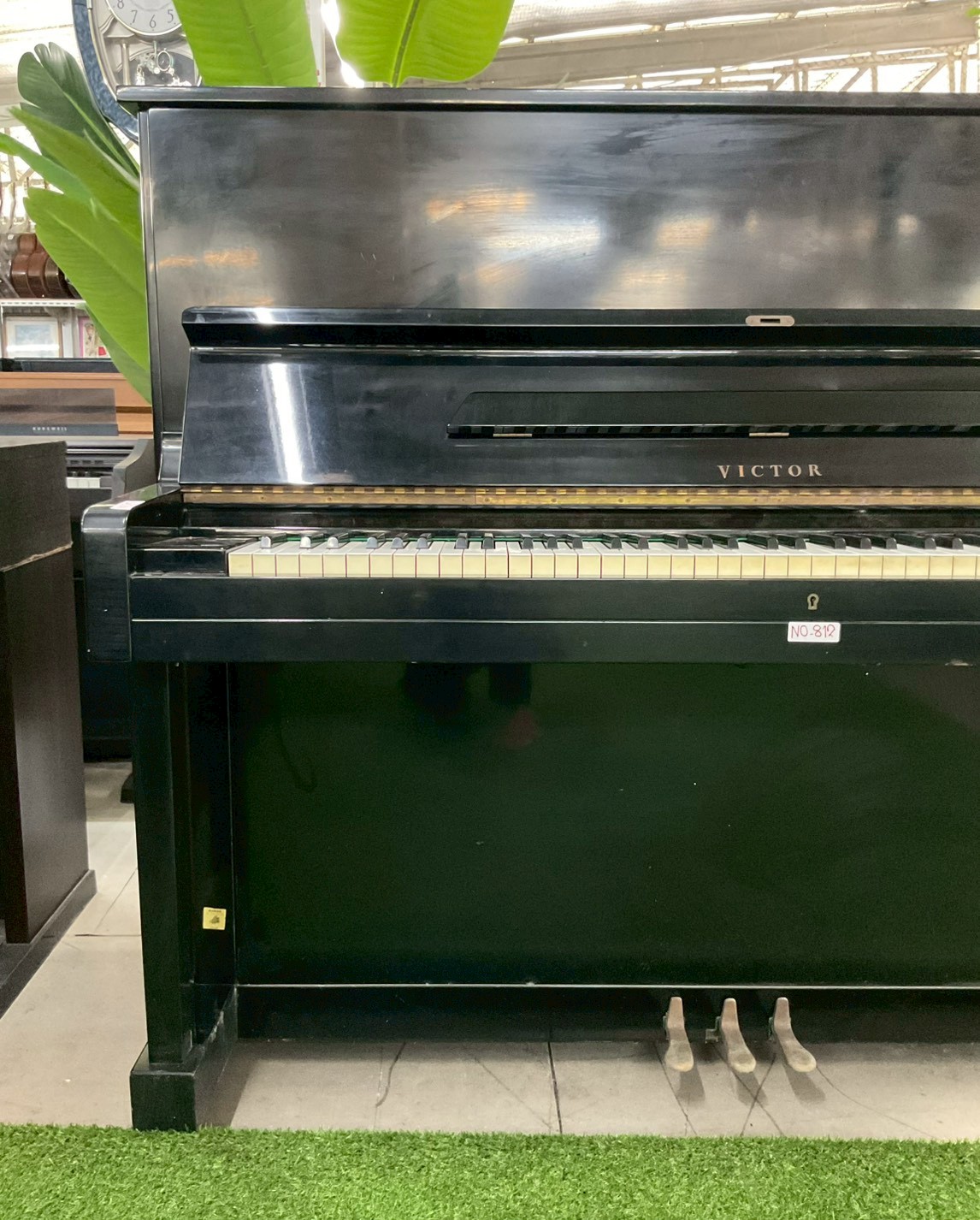 เปียโนอัพไลท์ VICTOR : V-31