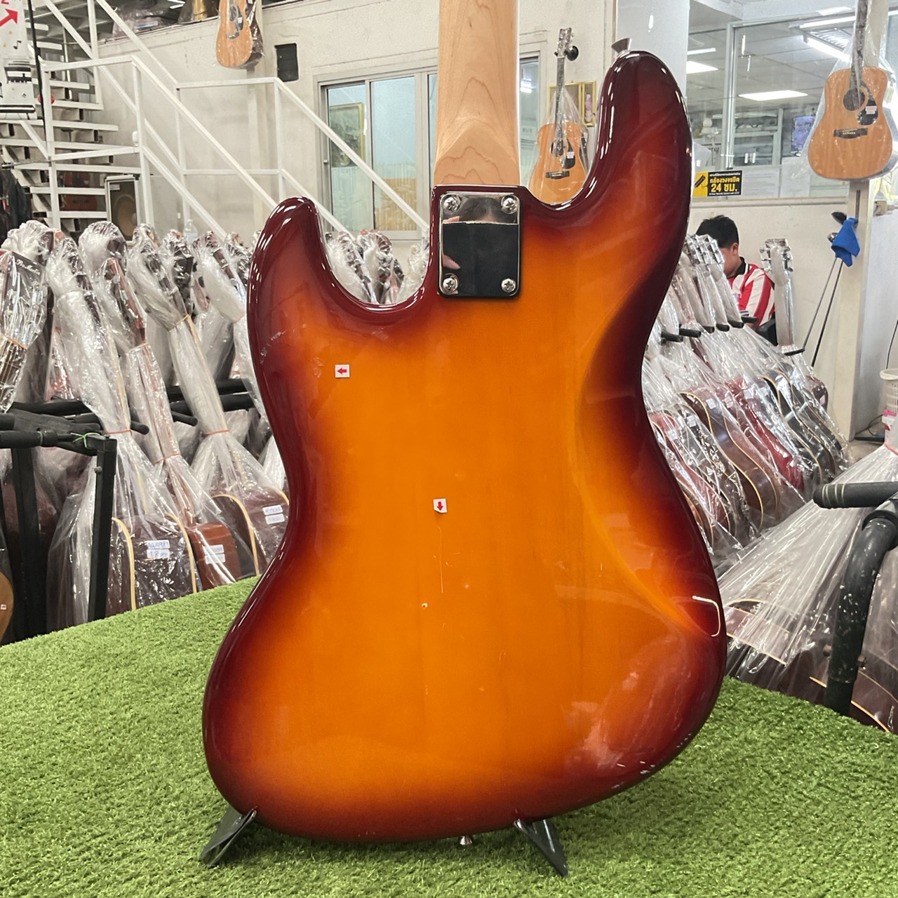 กีต้าร์เบส PHOTOGENIC