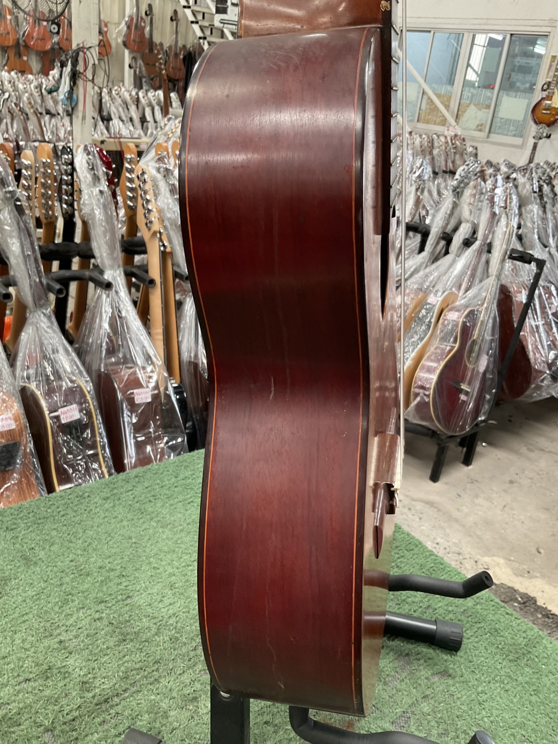 กีต้าร์คลาสสิค ยี่ห้อตามภาพ