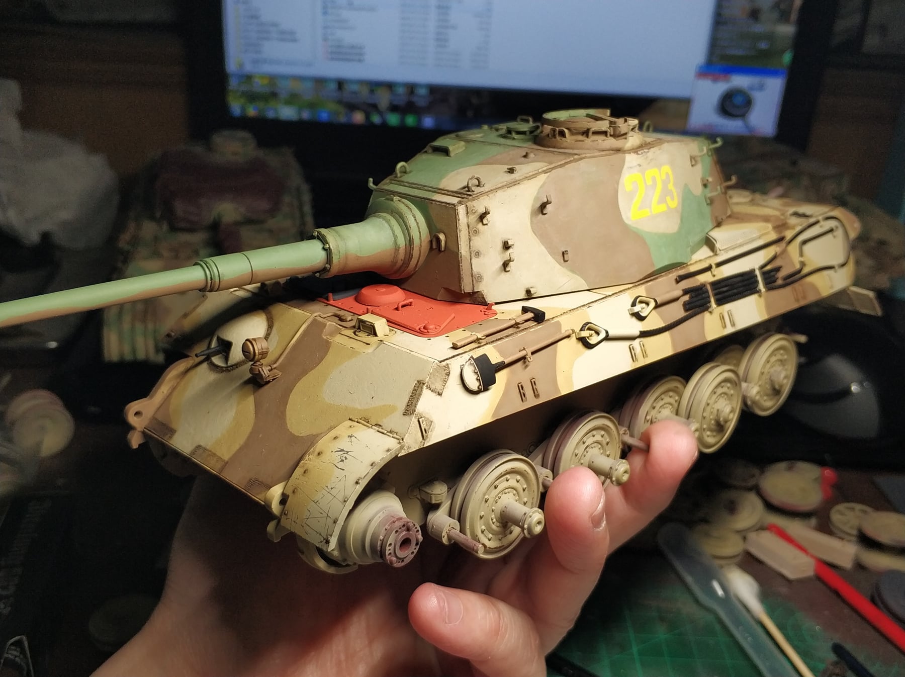 โมเดลรถถัง Meng Model ขนาด 1/35 TS-031 German Heavy Tank Sd.Kfz.182 KING TIGER (HENSCHEL TURRET)