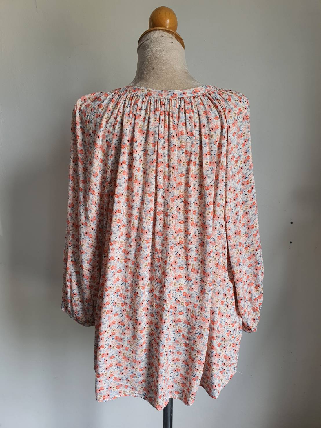 FF05363 เสื้อผ้ามือสอง ลายดอกไม้ แบรนด์ cynthia rowley อก free