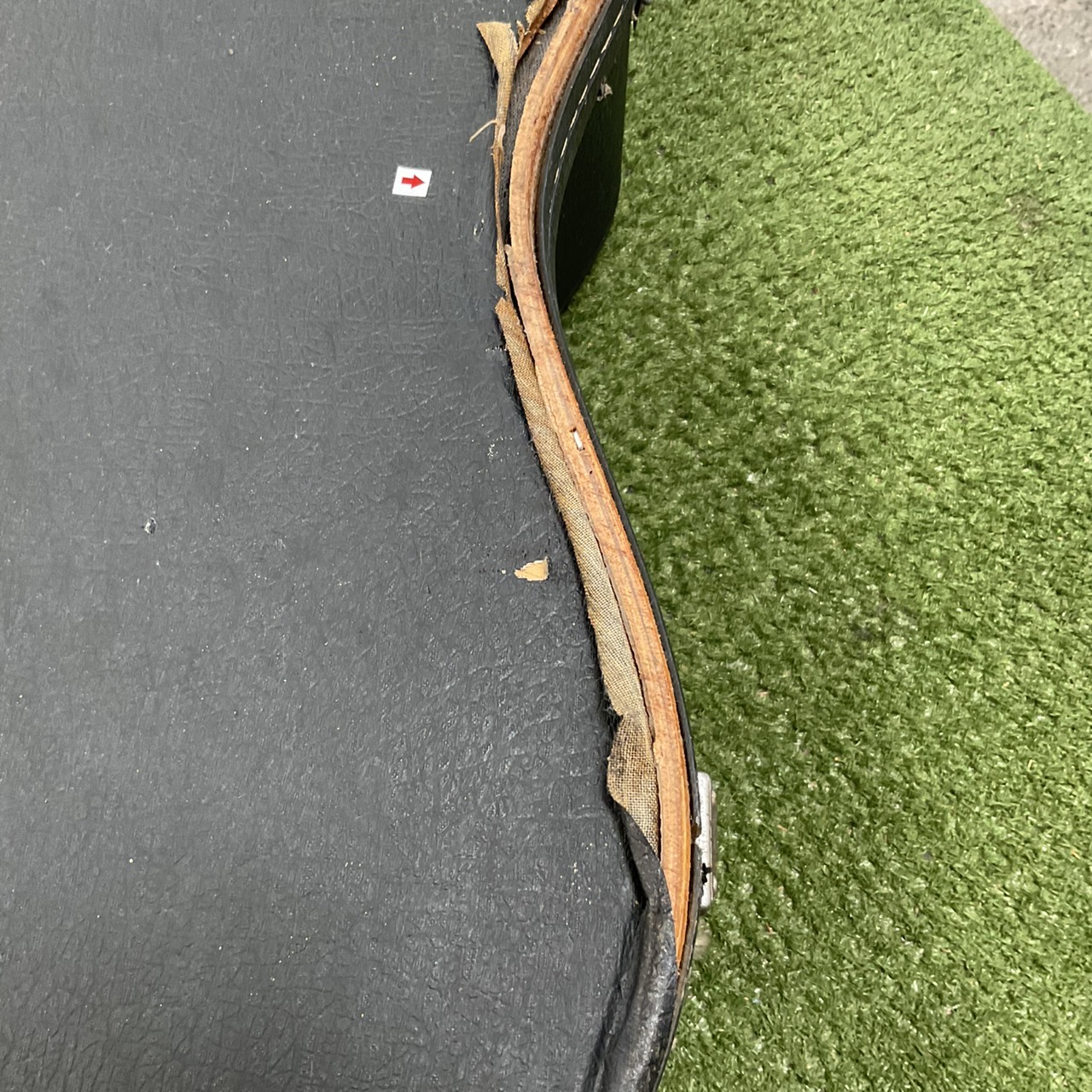 กล่องเคสกีต้าร์โปร่ง