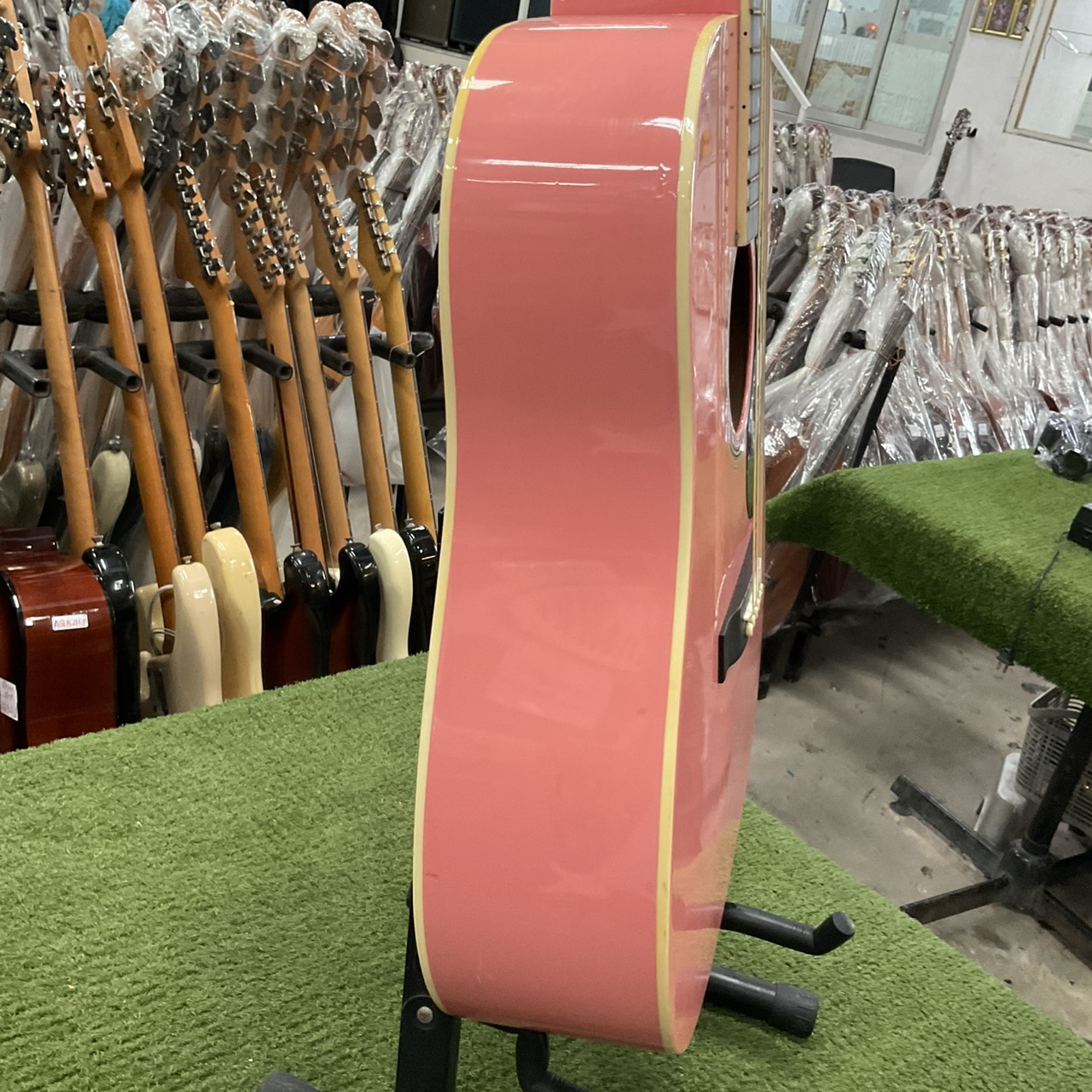 กีต้าร์โปร่ง Prologue : MD-100 PINK