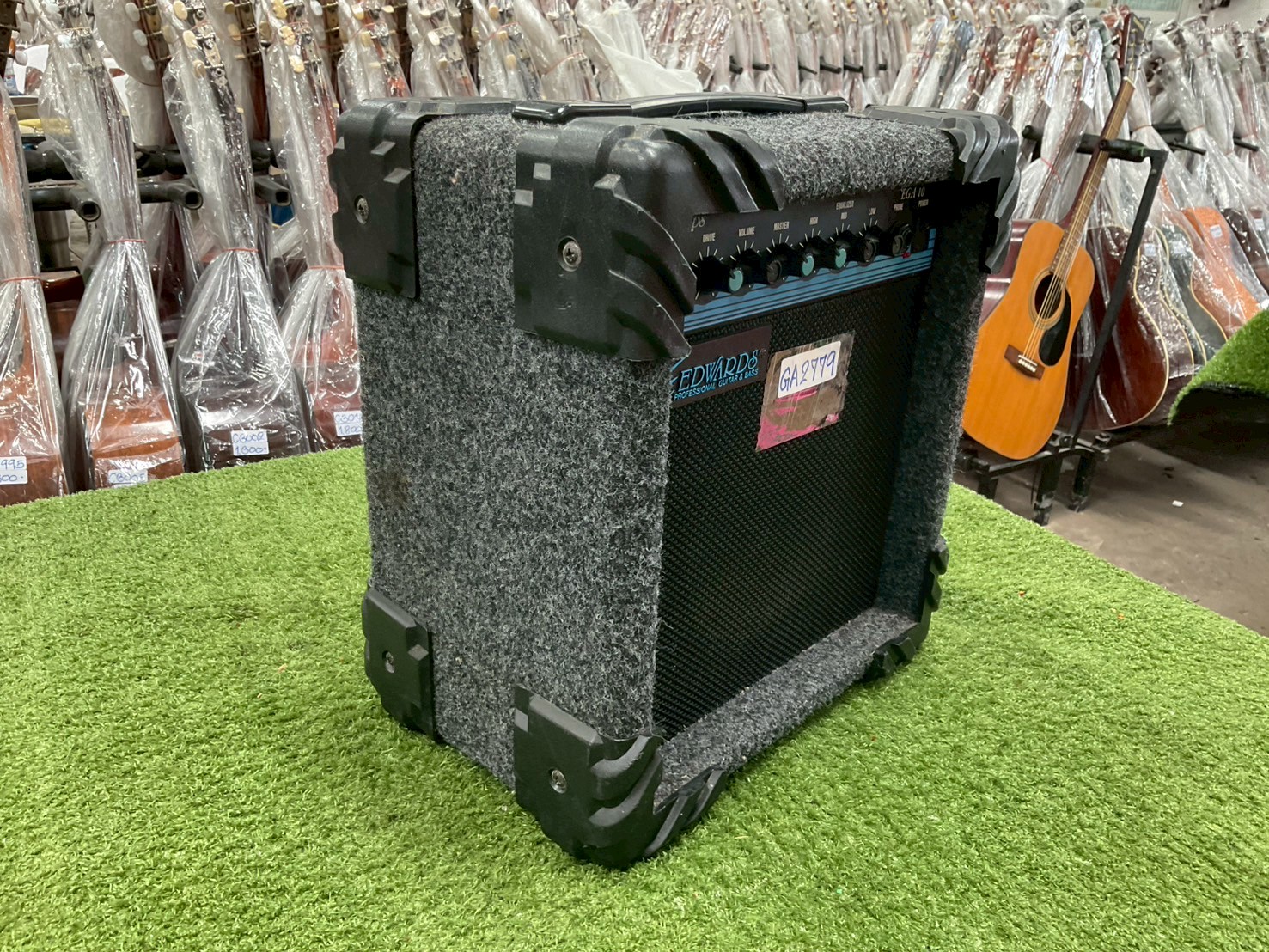 แอมป์กีต้าร์และเบส EDWARDS : EGA10