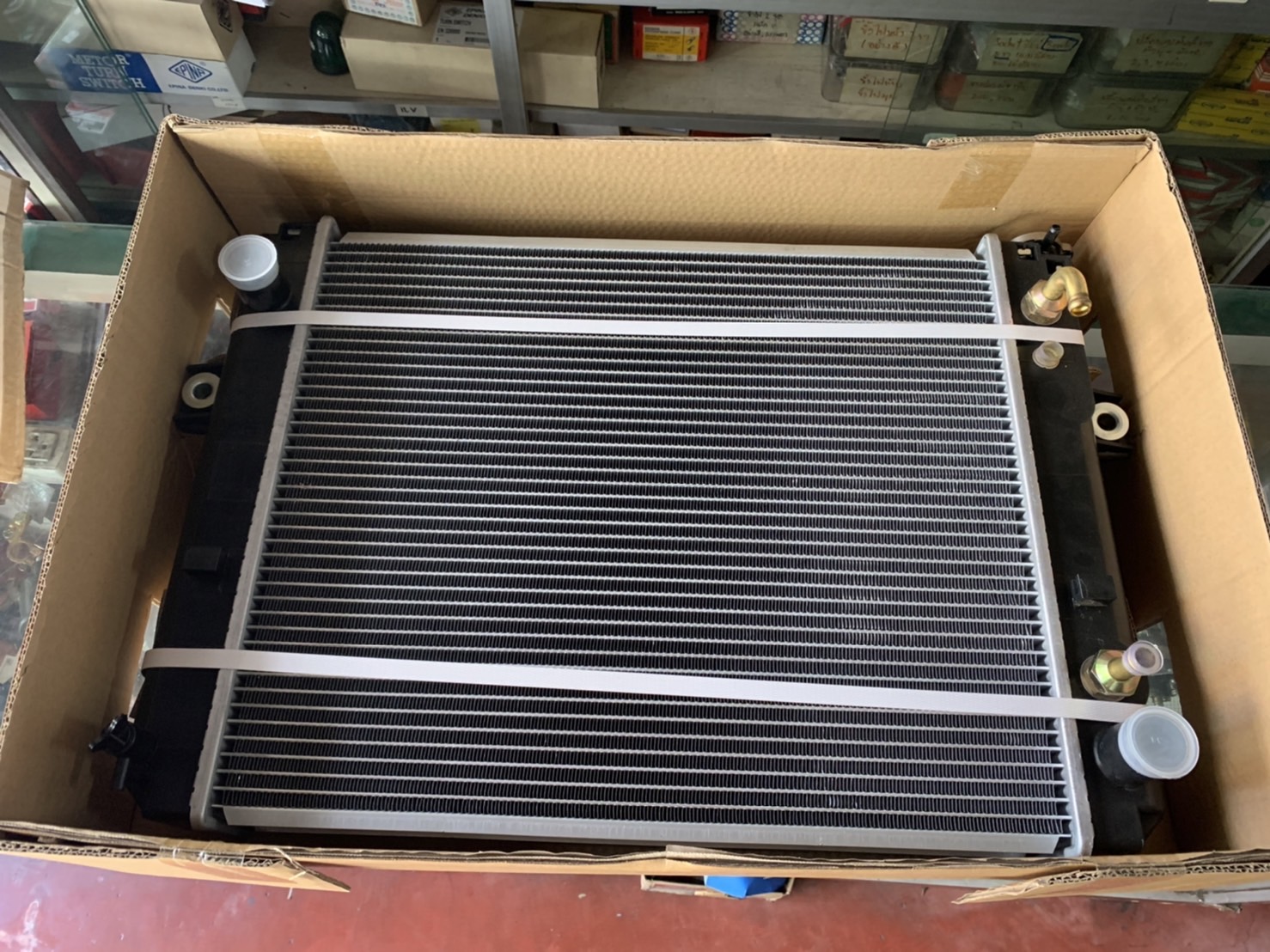 หม้อน้ำ TOYOTA โฟคลิฟท์ 8FD30 1DZ 2Z