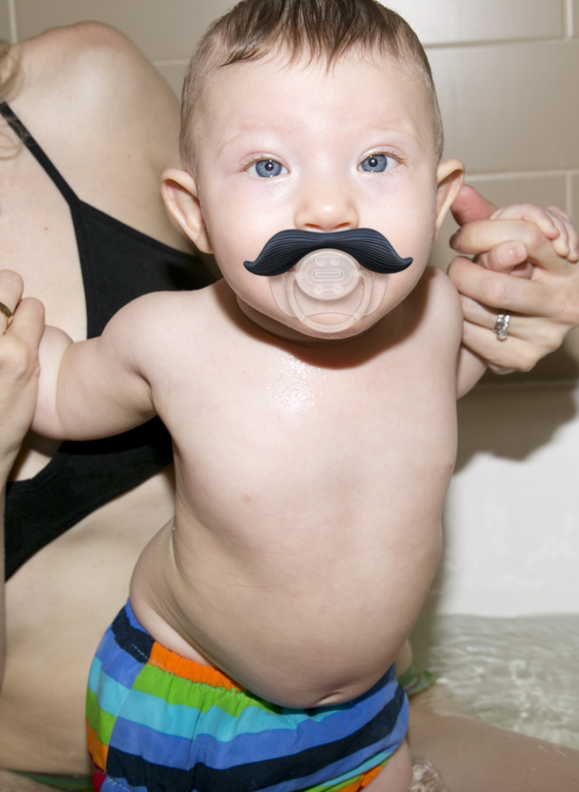 THE GENTLEMAN MUSTACHIFIER จุกหลอกหนวด Gentleman