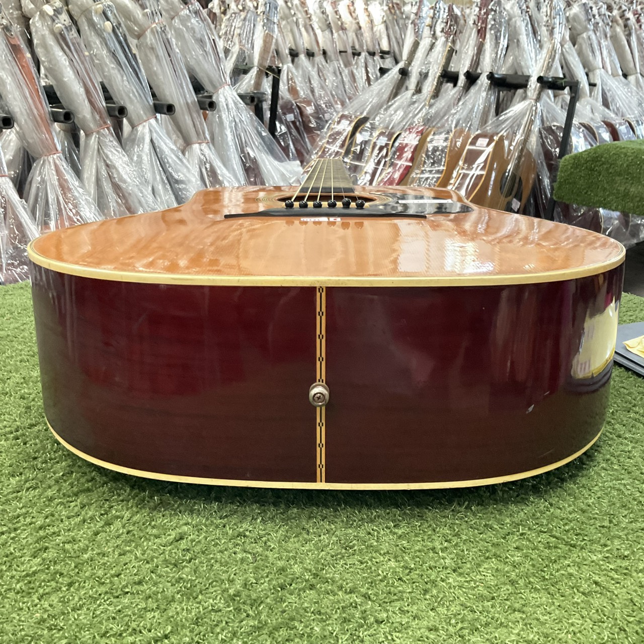 กีต้าร์โปร่ง Aria : W-180