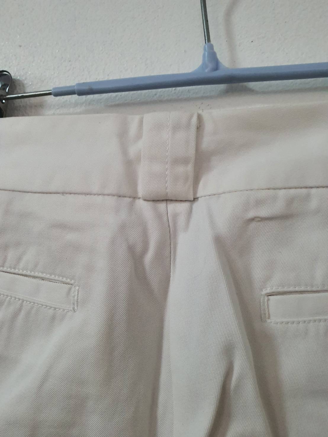 FF06289 กางเกงผ้ามือสอง สีขาว แบรนด์ GAP เอว 28 นิ้ว