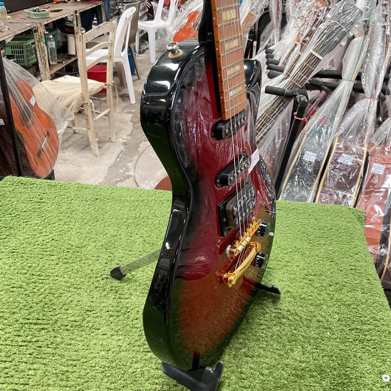 กีต้าร์ไฟฟ้า Grass Roots