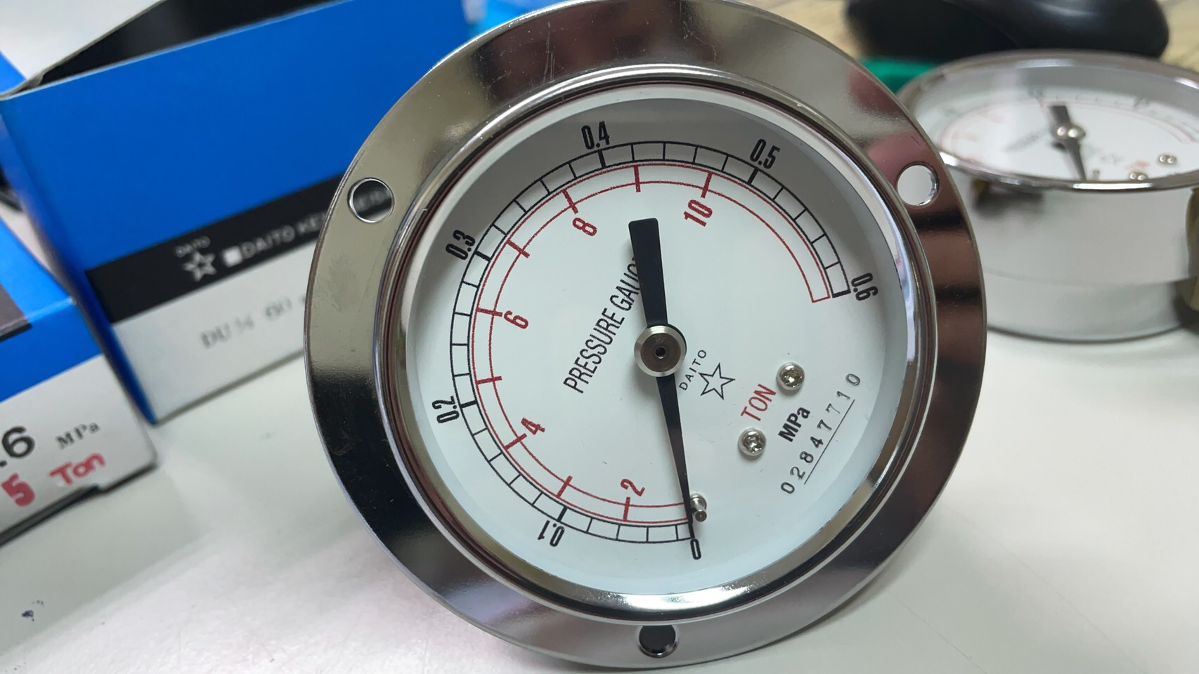 Daito : Pressure Gauge : DU G1/4 - 60 X0-10tON/0.6Mpa