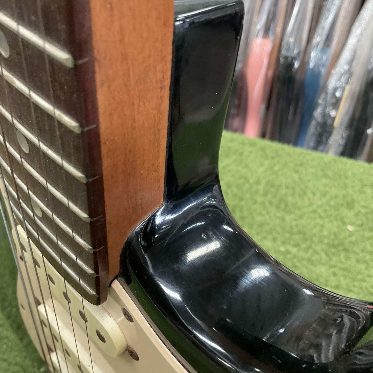 กีต้าร์ไฟฟ้า Photogenic : TRADITIONAL