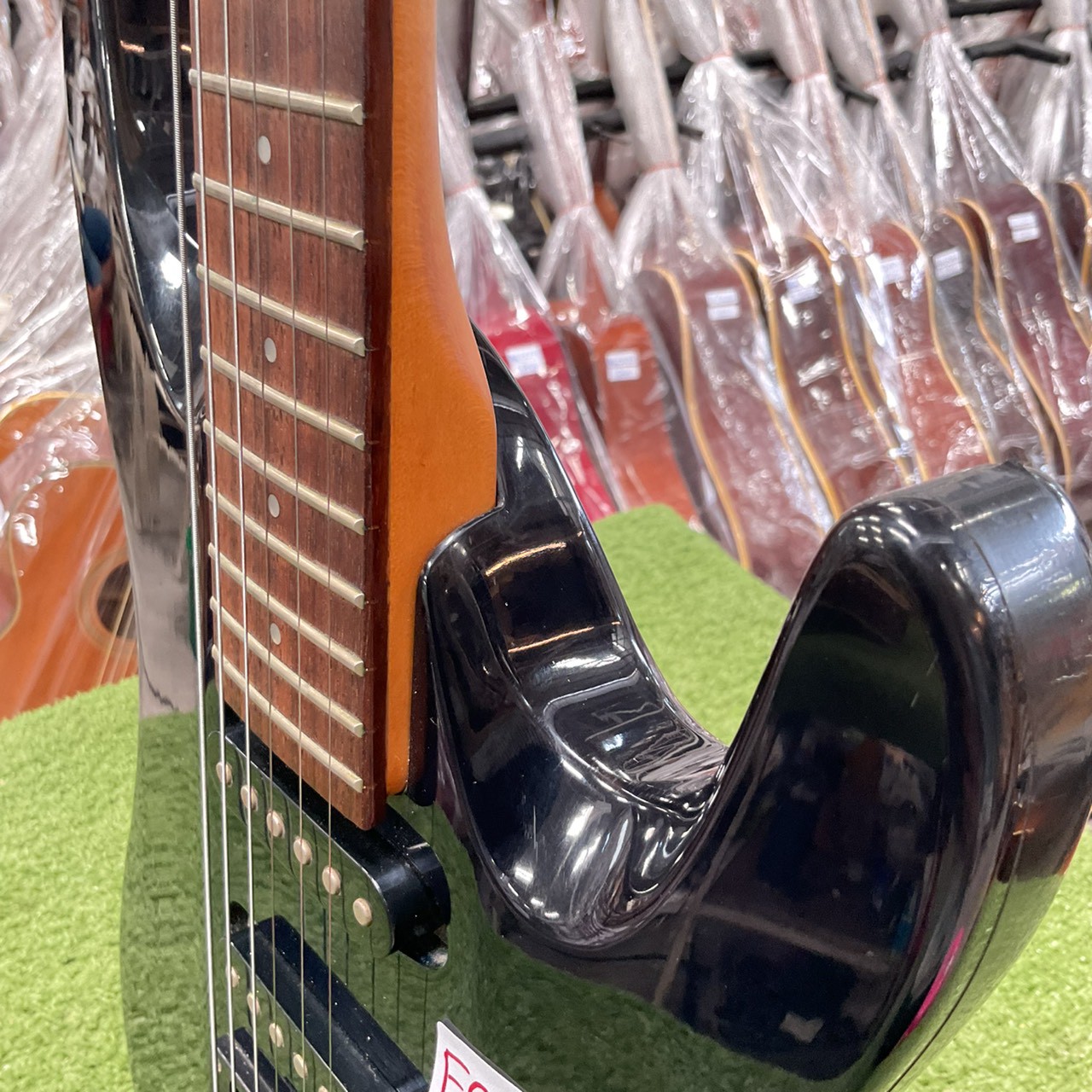 กีต้าร์ไฟฟ้า Aria Pro II : MAGNA