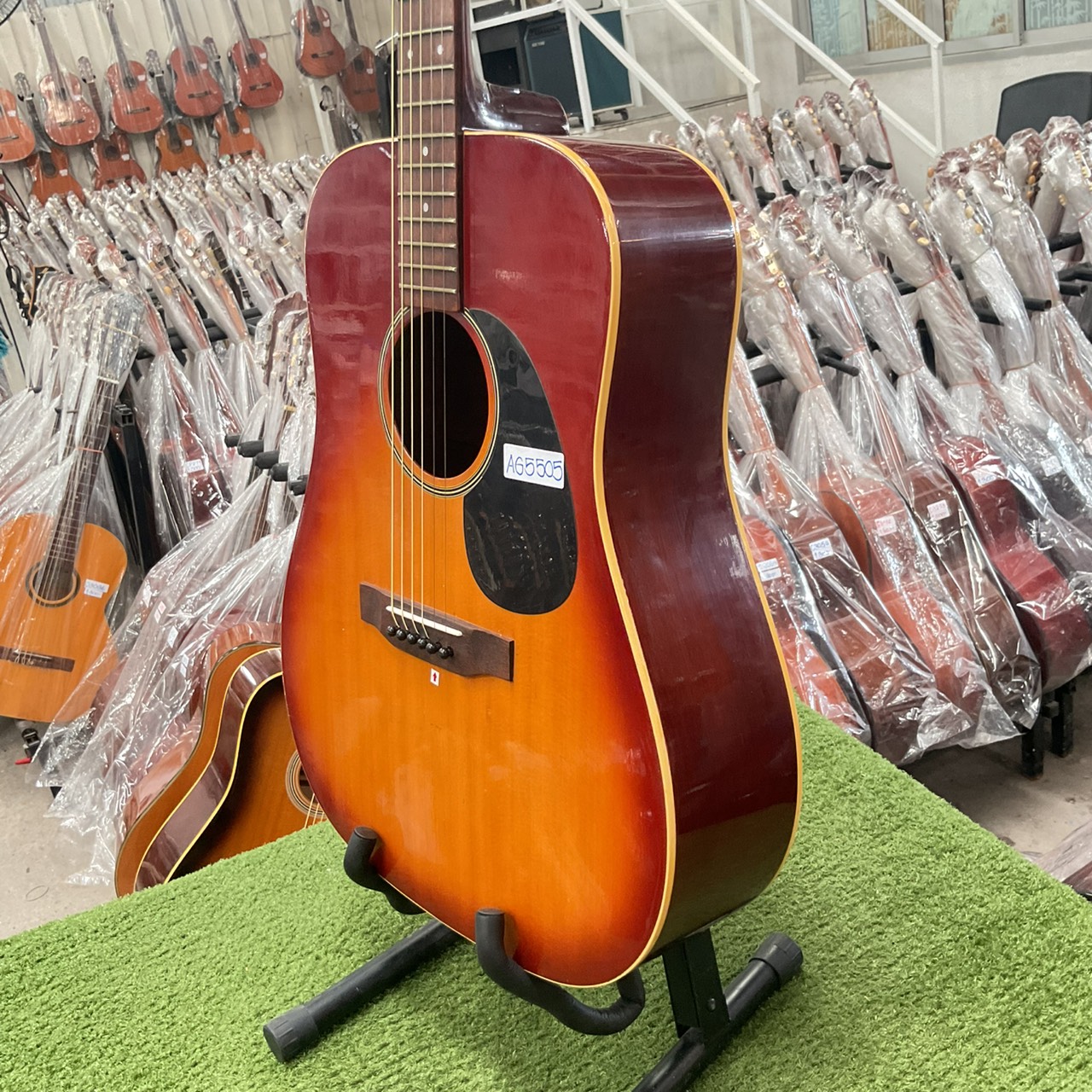 กีต้าร์โปร่ง Aria : ADW-80 VS