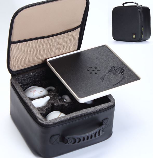 ชุดน้ำชาสำหรับพกพา บรรจุในกล่องกระทัดรัดอย่างดีป้องกันแตกเสียหาย มาพร้อมกาน้ำชา แก้ว4ใบ