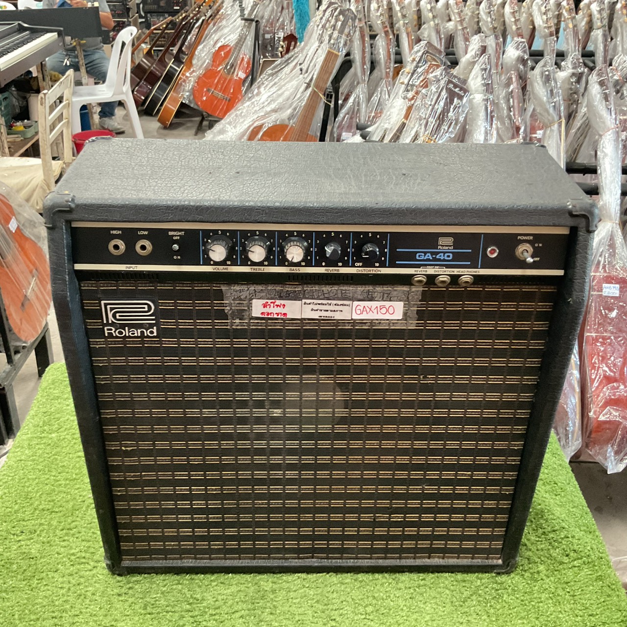 แอมป์กีต้าร์ Roland : GA-40 สินค้าไม่พร้อมใช้งาน (ต้องซ่อม)