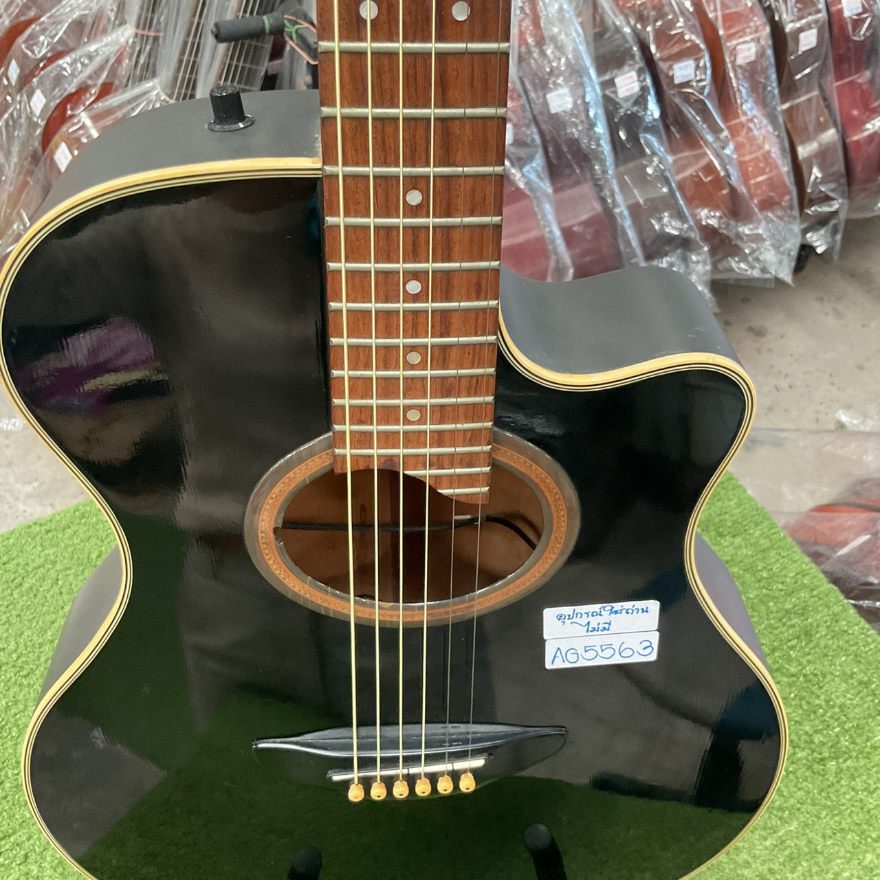 กีต้าร์โปร่งไฟฟ้า YAMAHA : APX-6S