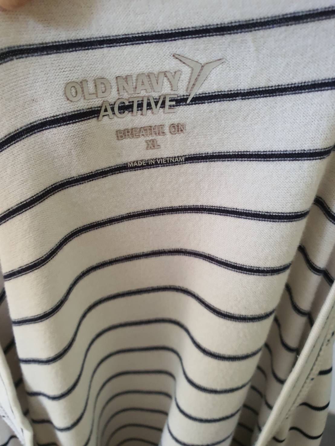 FF06154 เสื้อแฟชั่น สีขาวลายทาง มือสอง แบรนด์OLD NAVY อก 40-44 นิ้ว