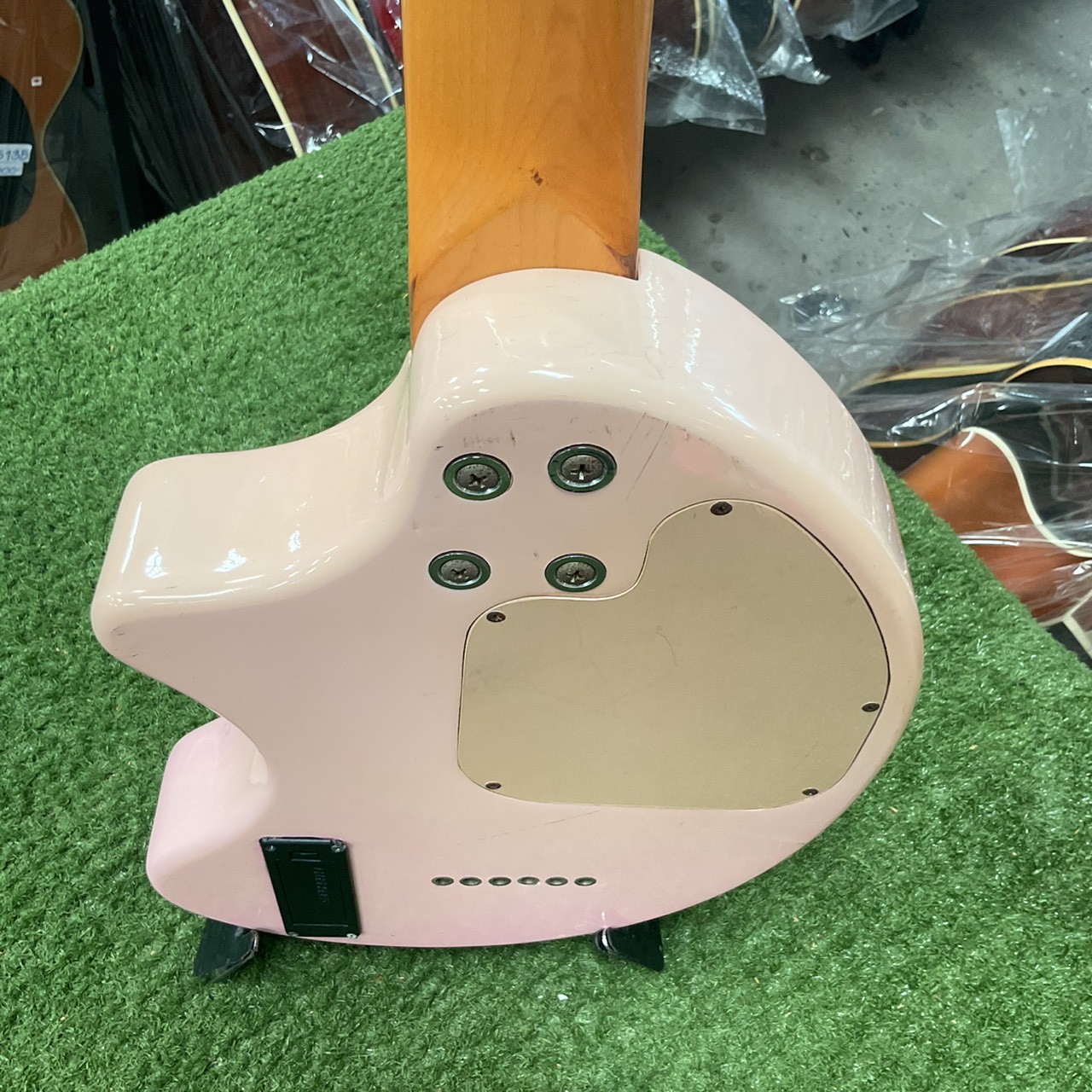 กีต้าร์ไฟฟ้า FERNANDES