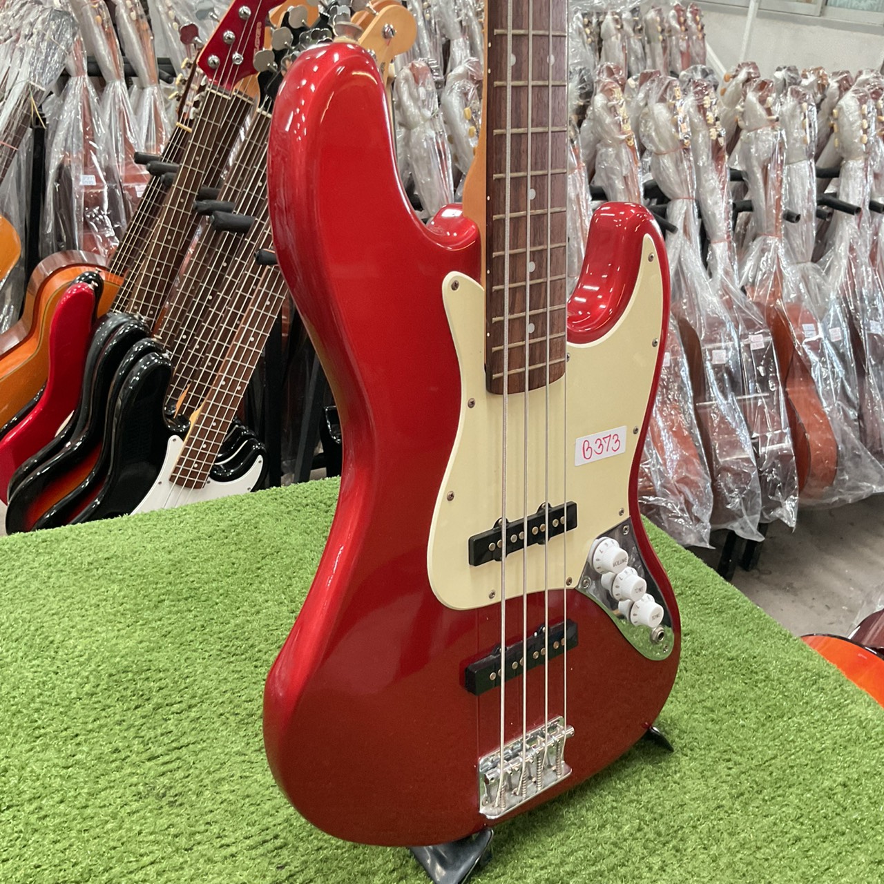 กีต้าร์เบส Legend