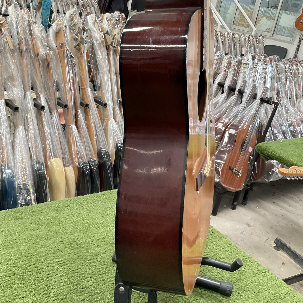 กีต้าร์โปร่ง YAMAHA : F-330J