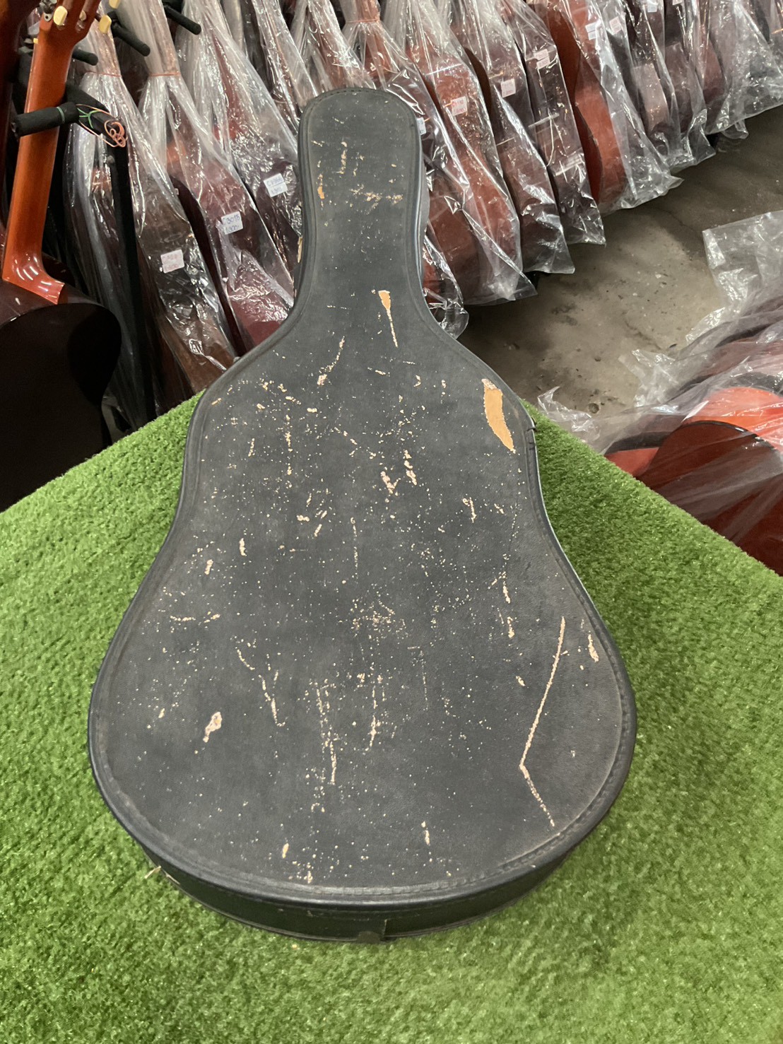 กล่องเคสกีต้าร์คลาสสิค