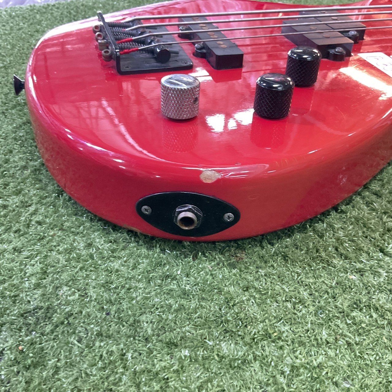 กีต้าร์เบส Aria Pro II : VANGUARD