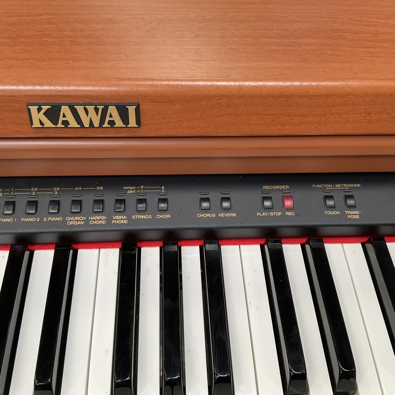เปียโน KAWAI : PN290C