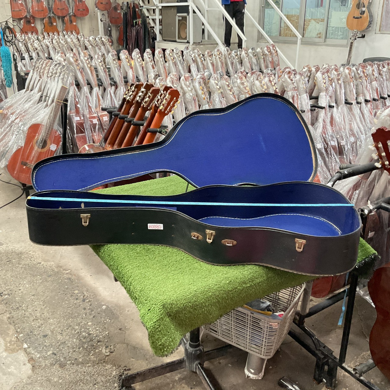 กล่องเคสกีต้าร์โปร่ง