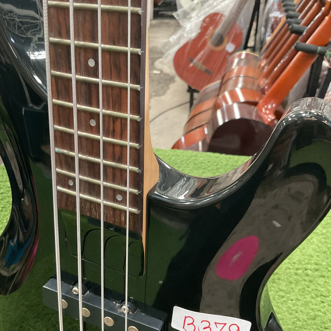 กีต้าร์เบส Aria Pro II