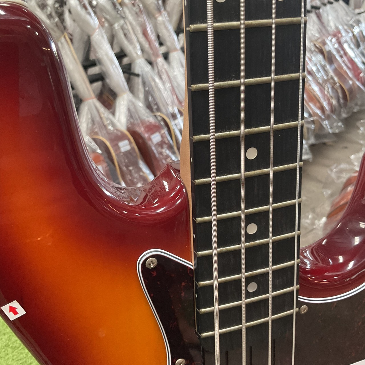 กีต้าร์เบส PHOTOGENIC