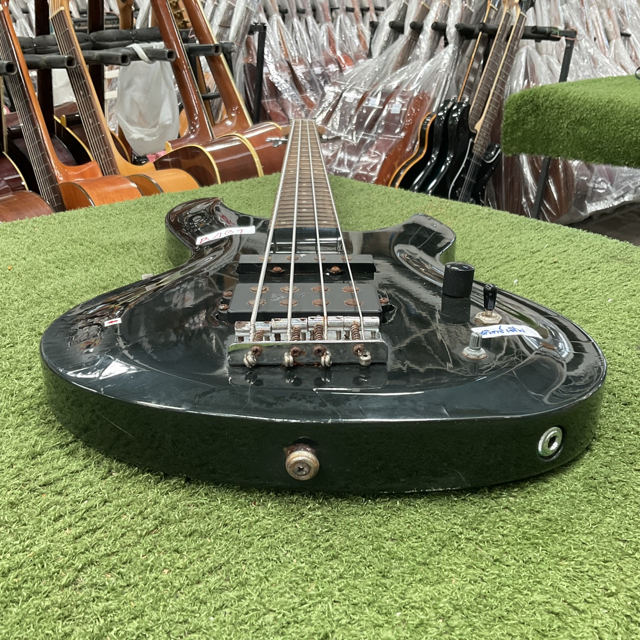 กีต้าร์เบส Aria Pro II