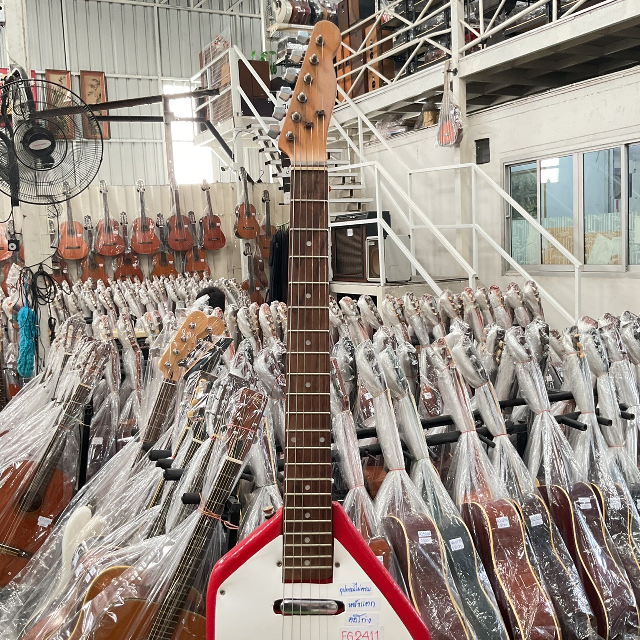 กีต้าร์ไฟฟ้า No Brand