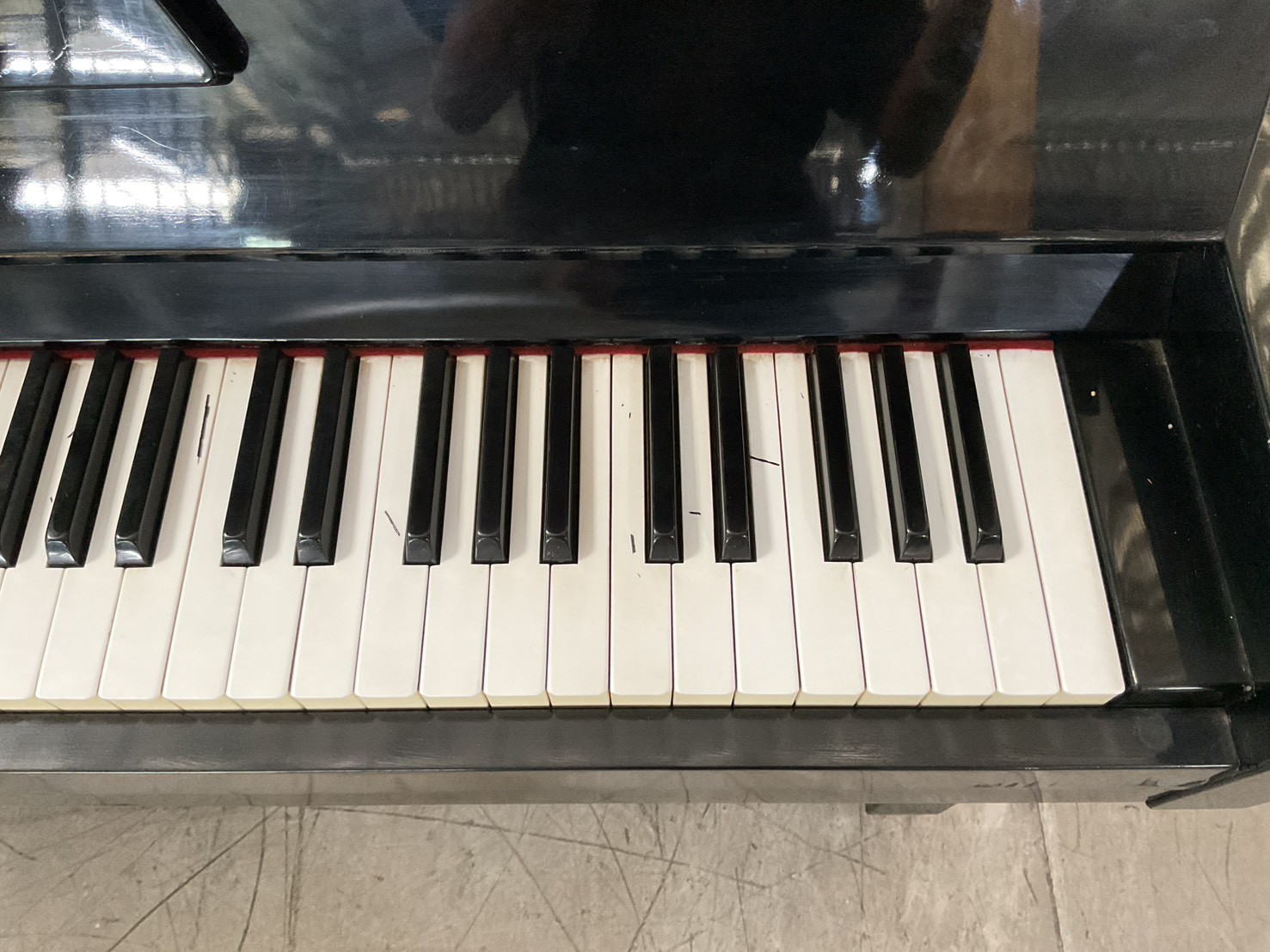 เปียโนอัพไลท์ ZEN-ON : UZ-235