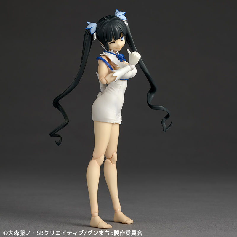 Revoltech Is It Wrong to Try to Pick Up Girls in a Dungeon? Hestia(Pre-order)