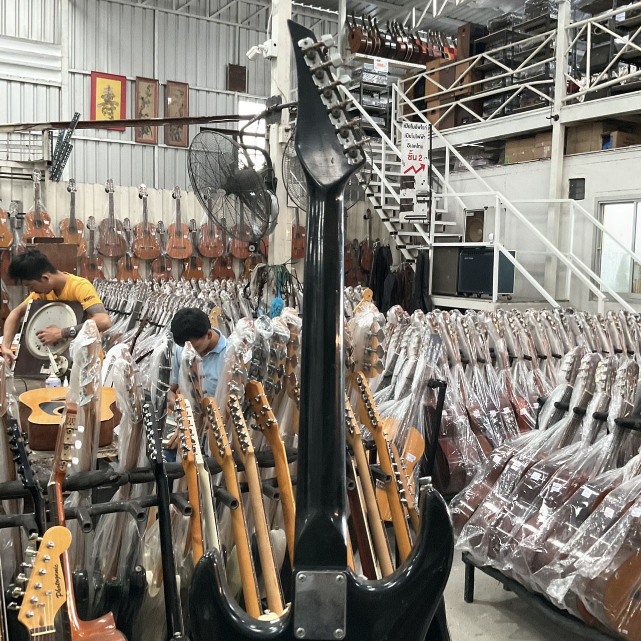 กีต้าร์ไฟฟ้า Birth : KY-01 สินค้าไม่พร้อมใช้งาน (ต้องซ่อม)