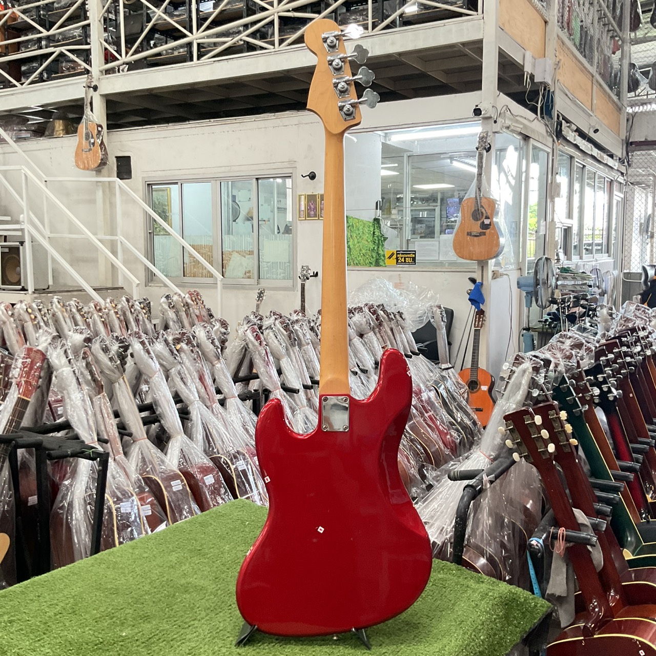 กีต้าร์เบส BUSKER'S