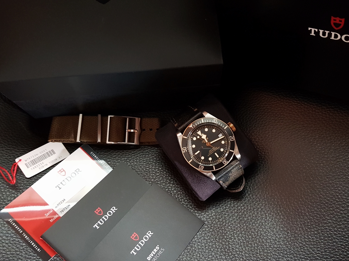 นาฬิกา Tudor Black Bay S&G ทูโทน ครบset ศูนย์ไทย