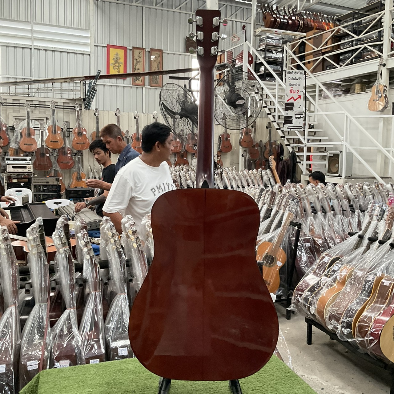 กีต้าร์โปร่ง Morris : MD-501